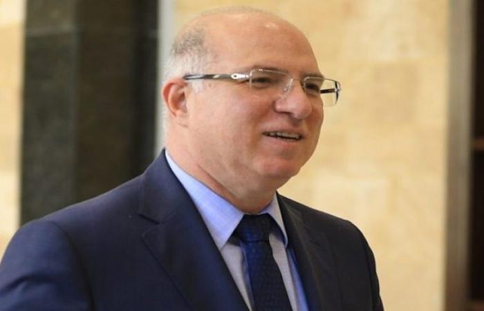 مكتب وزير العمل يحذّر من صفحة وهمية تنتحل صفته على فيسبوك
