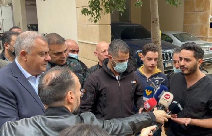 بعد إنفجار أنبوب مياه رأس النبع... الدكتور محمد الحارس يقدم مساعدة عاجلة للأهالي ويشرف على صيانة المنطقة