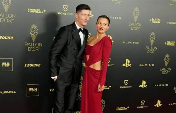 آنا ليفاندوفسكي تكشف موعد رحيل زوجها عن برشلونة