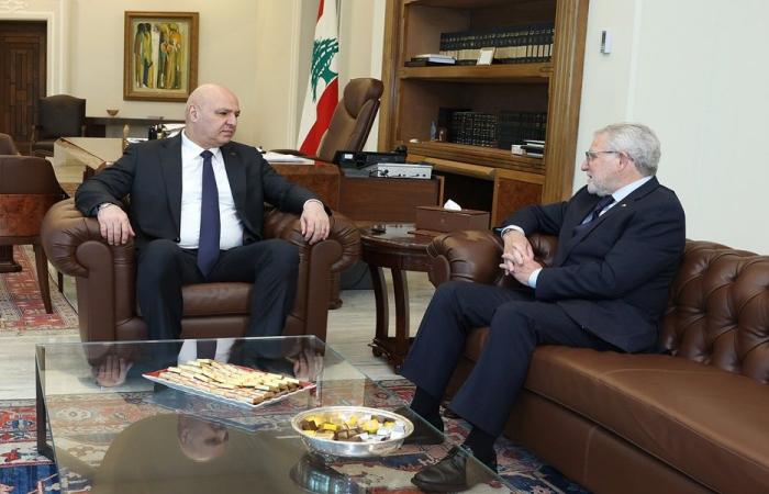 سفير إسبانيا في بعبدا