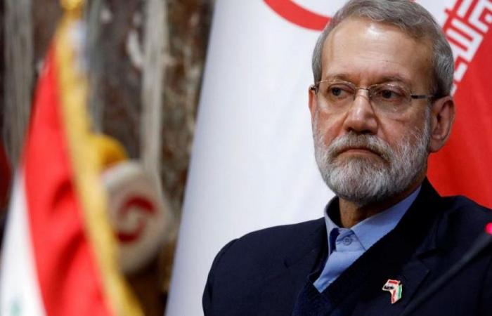 تحسباً للحرب.. خامنئي يكلف لاريجاني بإدارة إيران