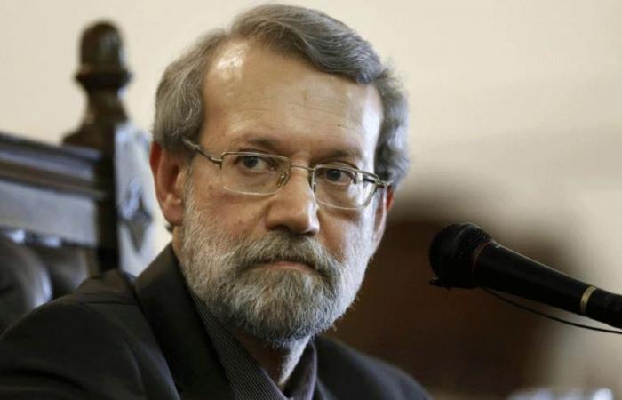 لاريجاني يحمل أجوبة إيران إلى مسقط