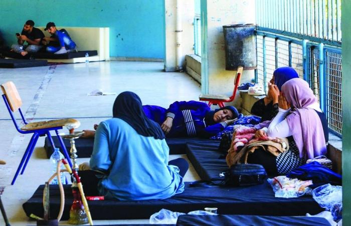 هجوم إسرائيل الواسع يسخّن حربًا أهلية باردة في لبنان