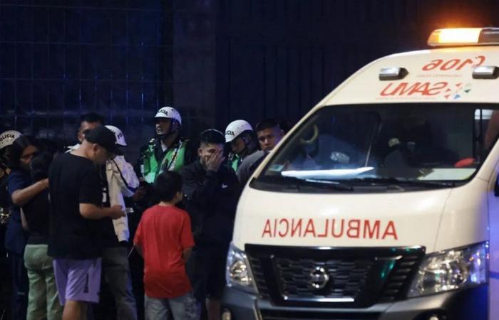 "كارثة" داخل ملعب في البيرو توقع قتلى وجرحى