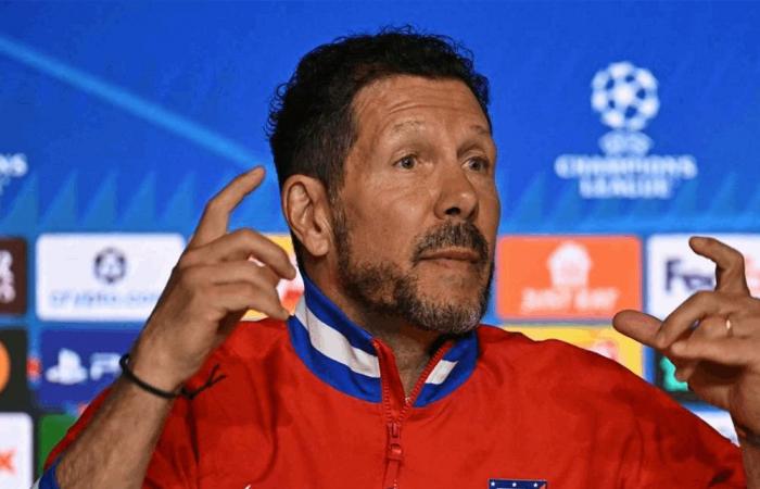 سيميوني يرد على برشلونة: شكوى العشب "تافهة"