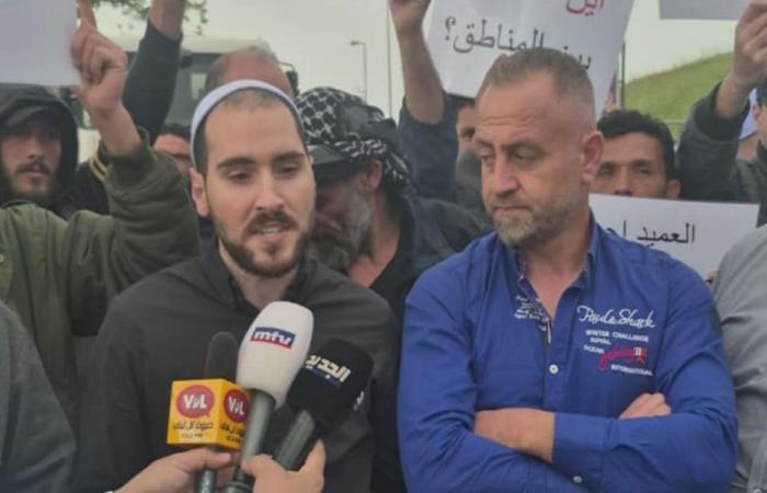 اعتصام لسائقي الشاحنات على طريق ضهر البيدر