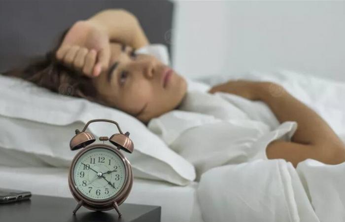 تأثير السهر وقلة النوم على صحة القلب والدماغ
