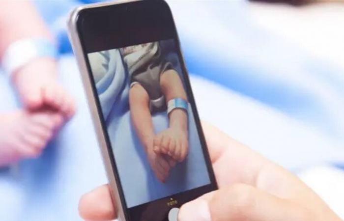 هل من علاقة بين الهواتف الذكية وانخفاض الخصوبة؟ دراسة تجيب