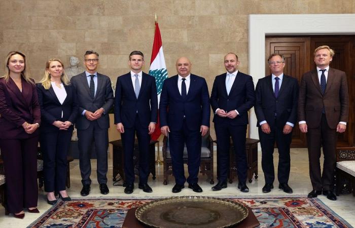 عون: المفاوضات تهدف إلى إرساء أرضية صالحة لتحقيق سلام دائم