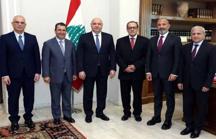 عون: الاتصالات هي عصب الاقتصاد الوطني