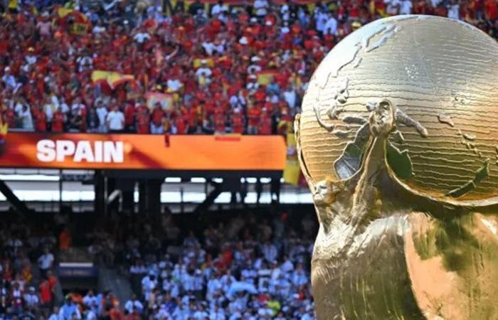 الفيفا يُفجّر المفاجأة.. هل "يُباع" كأس العالم؟