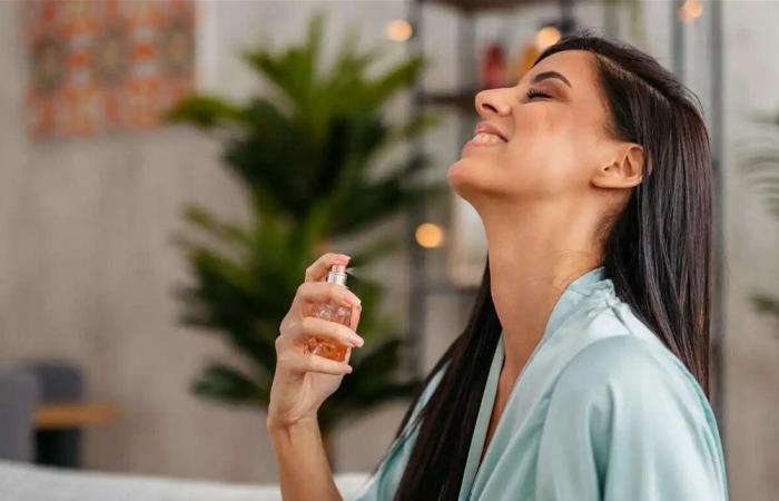 هل وضع العطر على الرقبة آمن؟