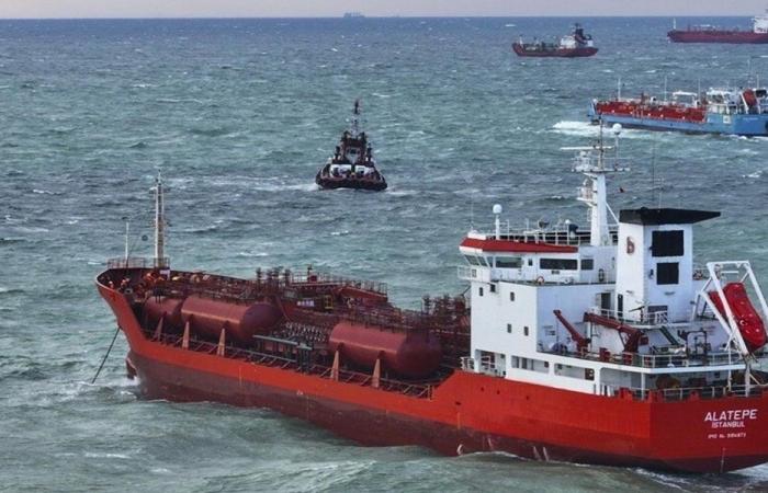 ناقلتان محملتان بالنفط السعودي تغادران البحر الأحمر