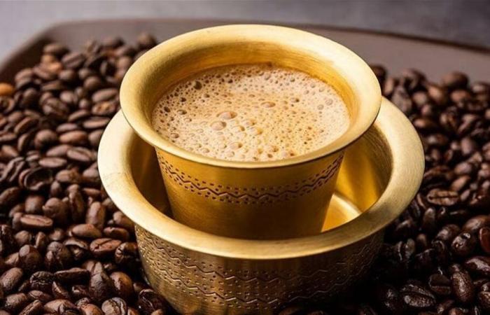 سرّ داخل فنجان القهوة.. دراسة تكشف علاقتها بالشيخوخة!