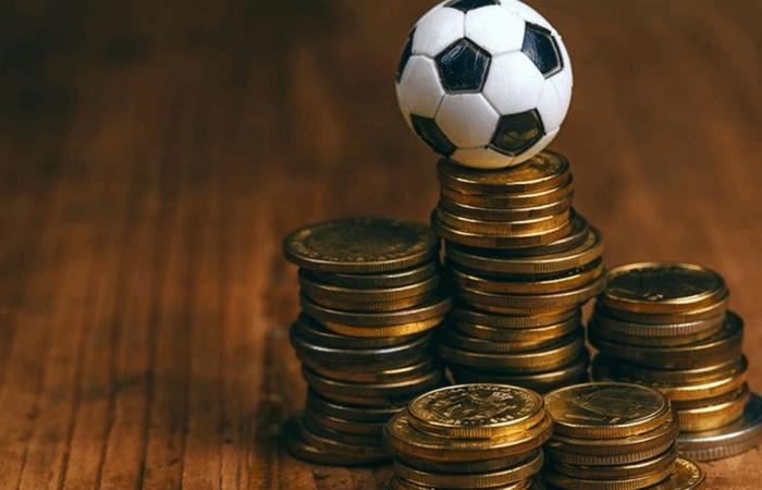 أسرار الهندسة المالية في سوق اللاعبين.. كيف تُرحّل الأندية فواتير الصفقات؟